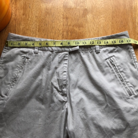 ADIDAS STRETCH KHAKI CAPRI 97% COTTON/ 3% SPANDEX IN GUC. - Picture 2 of 15